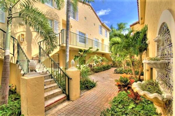 Foto principal - 1045 Lake Shore Dr