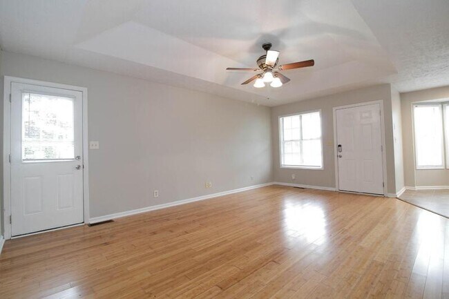 Foto del edificio - 700 Princeton Cir
