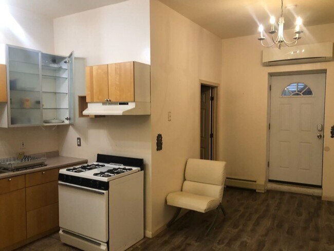 Foto del edificio - 387 Monmouth St