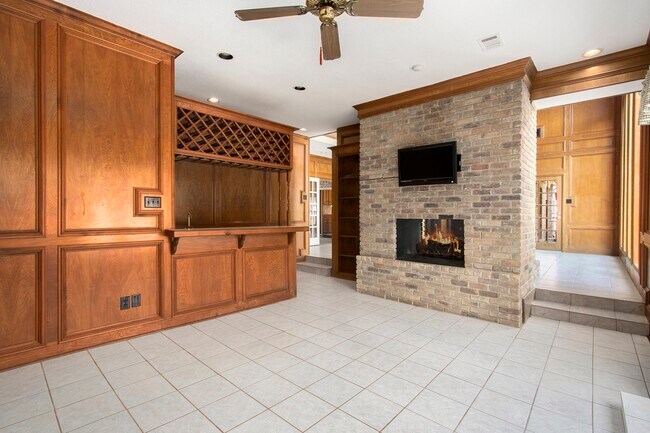 Foto del edificio - 15010 Terrace Oaks Dr