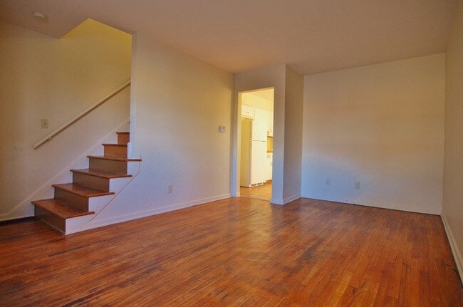 Building Photo - 1172 Sanborn Pl
