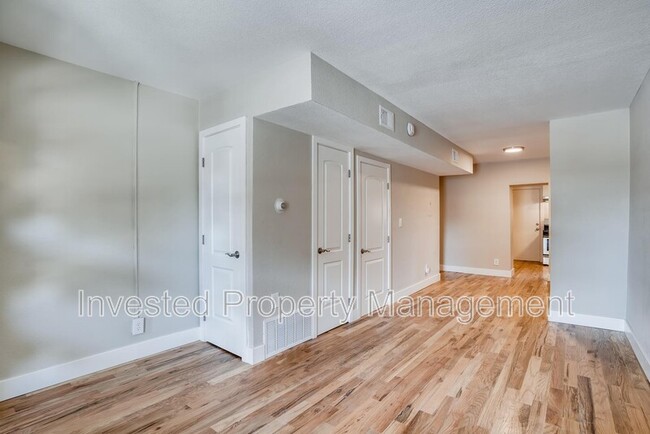 Building Photo - 1723 E 35th Ave