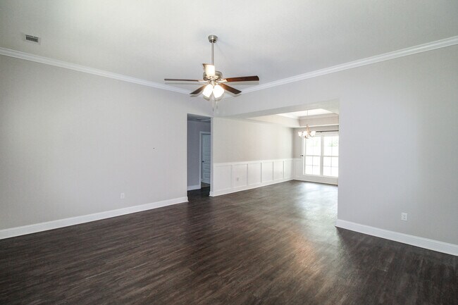 Building Photo - 102 Spendoll Ct