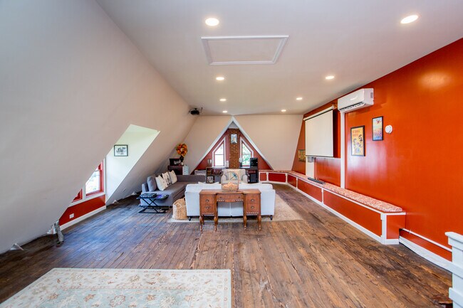 Attic - 160 N Union St
