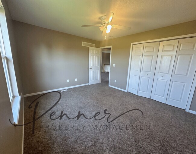 Foto del edificio - 1017 NW Willow Dr