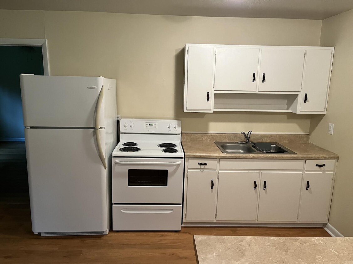 Primary Photo - 2350 Rolfe Street - Great duplex new on th...