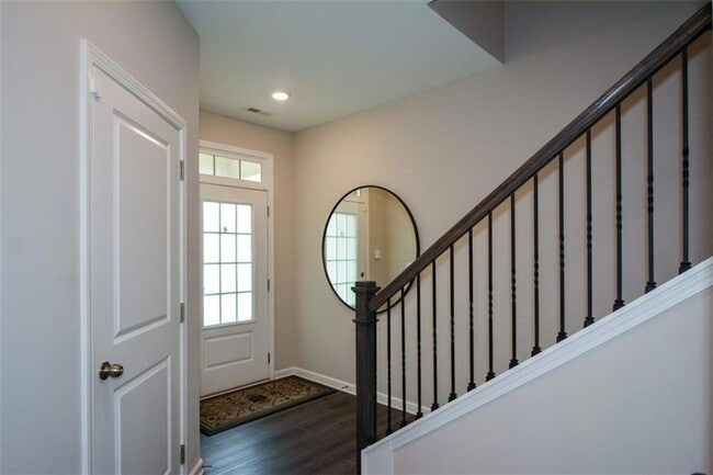 Building Photo - 3401 Park Pointe Cir