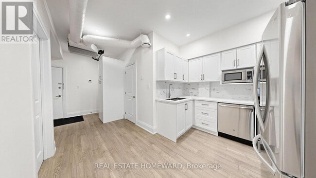 Building Photo - 124 Kendal Ave