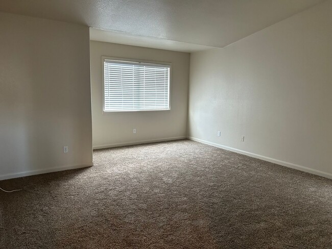 Foto del edificio - Amazing Floor Plan with 5 Bedrooms!