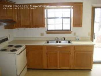 Building Photo - Clinton Duplex - Ready for Move In!