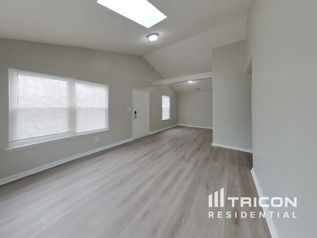 Building Photo - 5762 Pike Pkwy