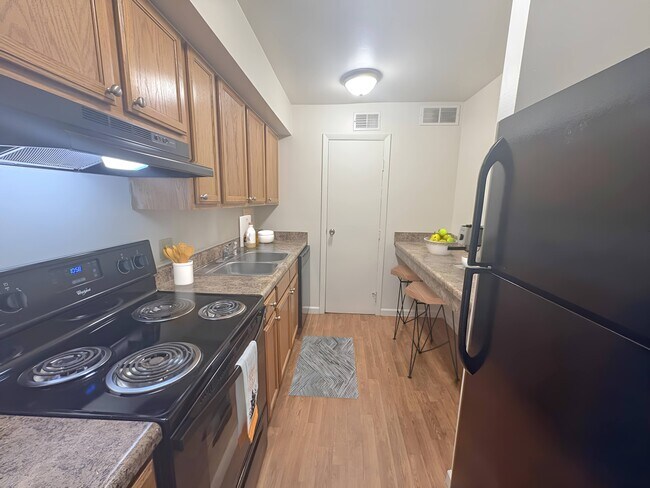 Building Photo - Rivers Edge Apartments and Townhomes