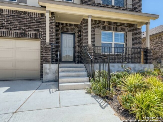 Foto del edificio - FALL INTO A NEW HOME WITH OUR MOVE-IN SPECIALS!