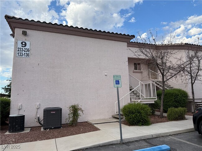 Foto del edificio - 4555 E Sahara Ave