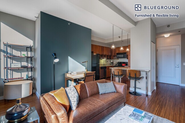 Foto del edificio - 63 E Lake St