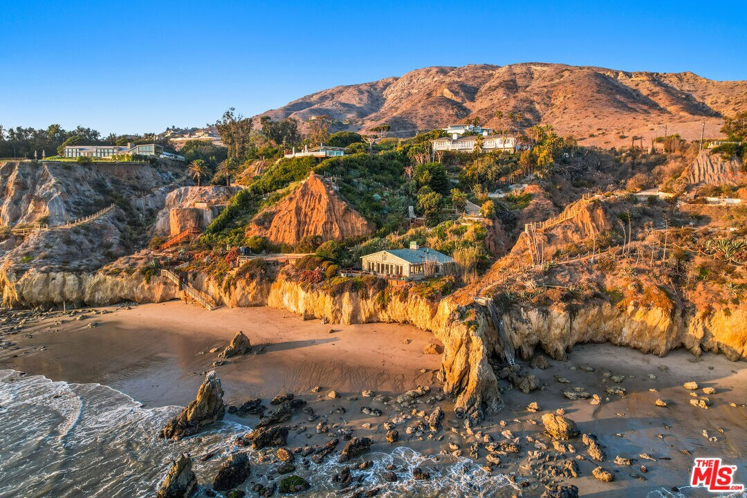 Foto principal - 32300 Pacific Coast Hwy