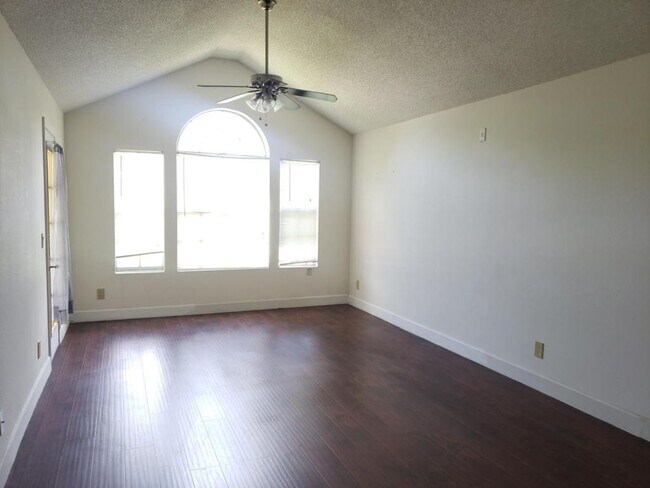 Building Photo - 11520 Westwood Blvd