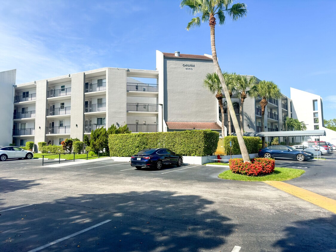 Foto principal - 6850 10th Ave N