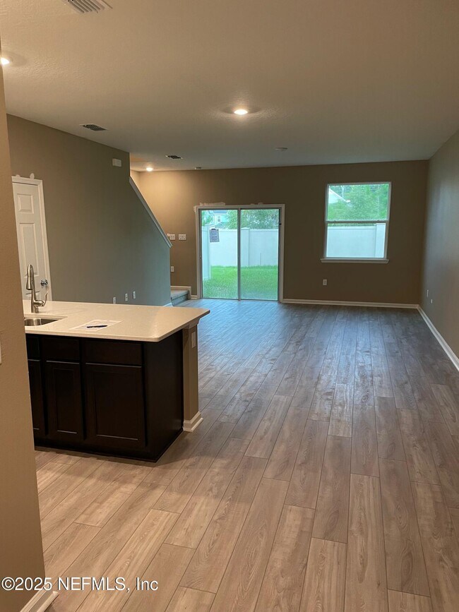 Foto del edificio - 99 Great Star Ct