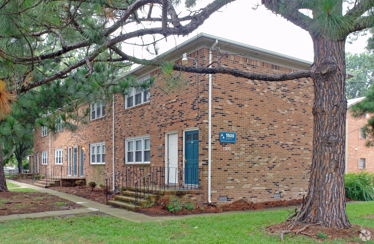 Foto principal - 4830 E Princess Anne Rd