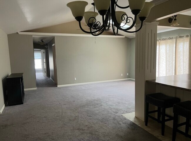 Foto del edificio - 3294 Lake Ridge Dr