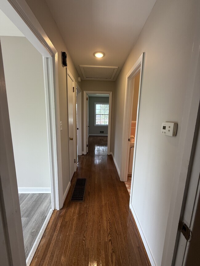 Foto del edificio - 2332 3rd St NW