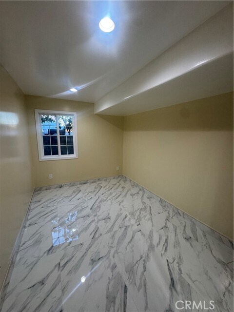 Foto del edificio - 3528 W 109th St