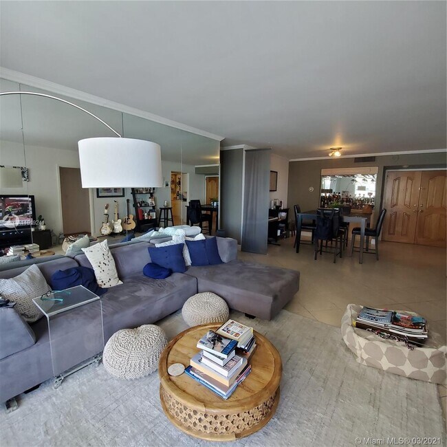 Foto del edificio - 1420 Brickell Bay Dr