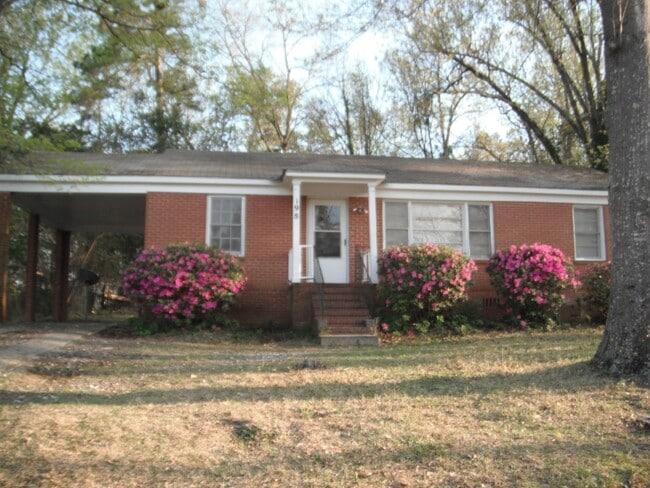 Building Photo - 198 Collins Dr