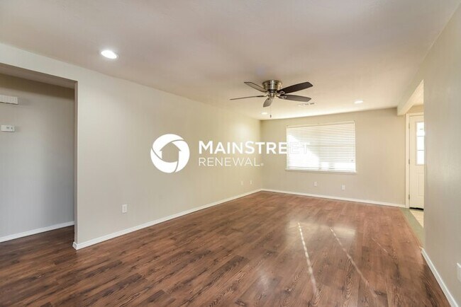 Building Photo - 3 Bedroom Pet-Friendly Home in MOORE, OK w...