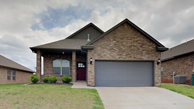 Foto del edificio - Beautiful 3 Bedroom 2 Bathroom Home in Dee...