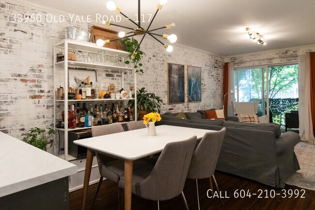 Photo du bâtiment - Updated Condo in Downtown Abbotsford