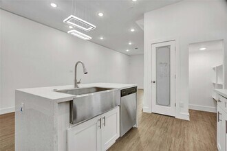 Building Photo - 4512 Brinkley St