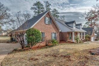 Building Photo - 340 Willow Ridge Cove