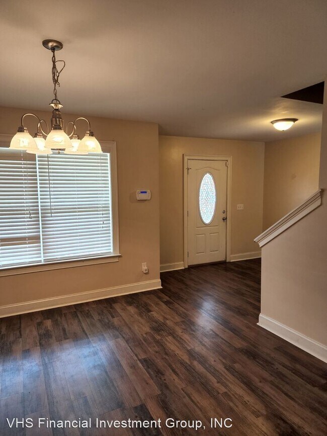 Foto del edificio - 4 br, 2.5 bath House - 94 NE Forest ST