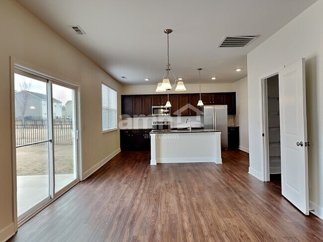 Foto del edificio - 417 Bluewater Dr