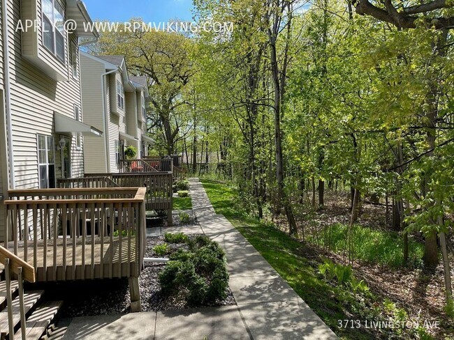 Building Photo - $1995 for July 1 move in. 3BR 2.5 BA Spaci...