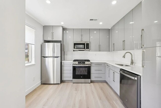 Building Photo - 1200 Bradley Ct