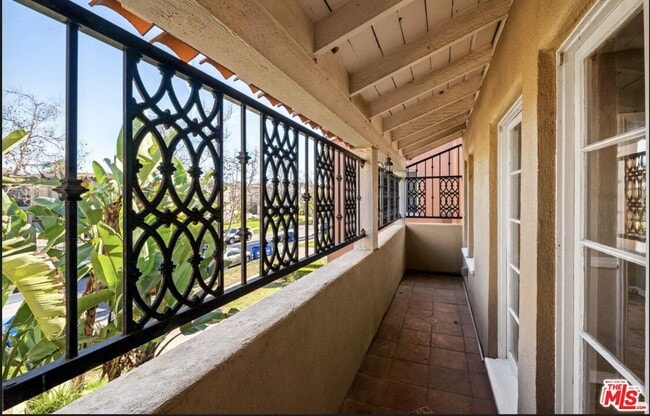 Foto del edificio - 1217 Stearns Dr