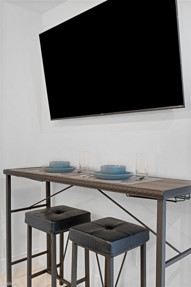 Foto del edificio - 1 br, 1 bath House - 3820 Northwest 7th Av...