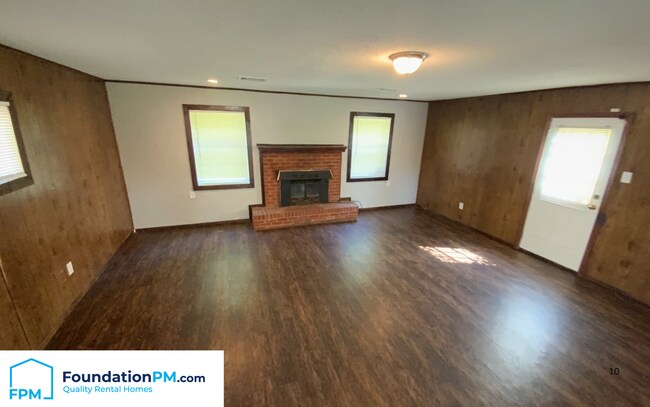 Building Photo - 1134 Western Park Dr