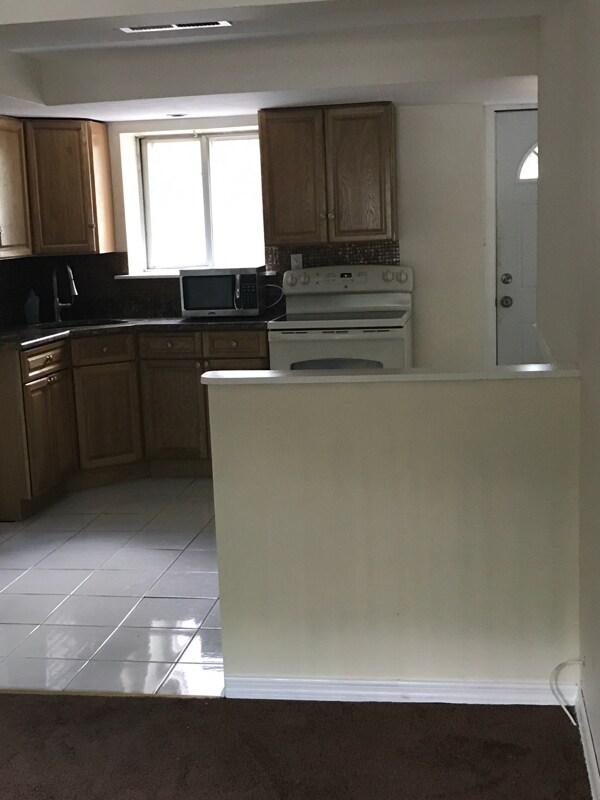 Foto del edificio - 78 Morewood Dr