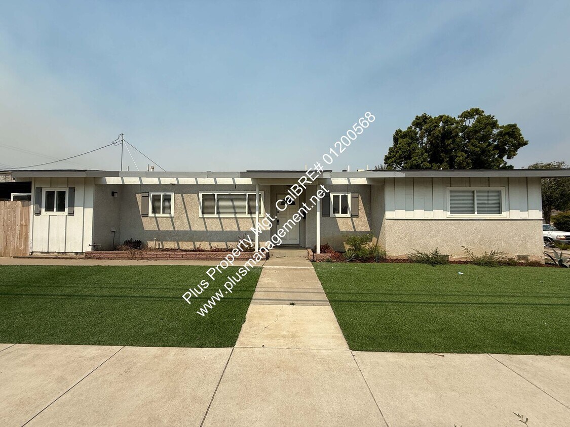 Foto principal - Centrally Located Single Story Updated Home