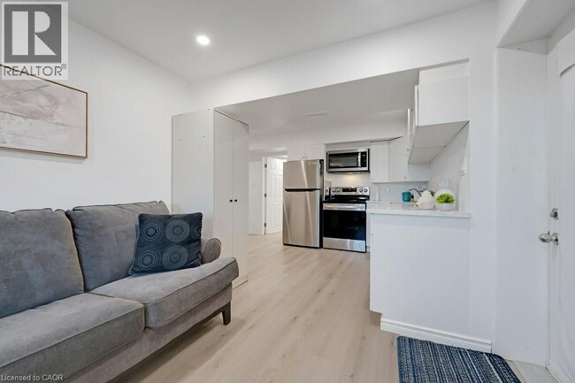 Building Photo - 160 Freure Dr