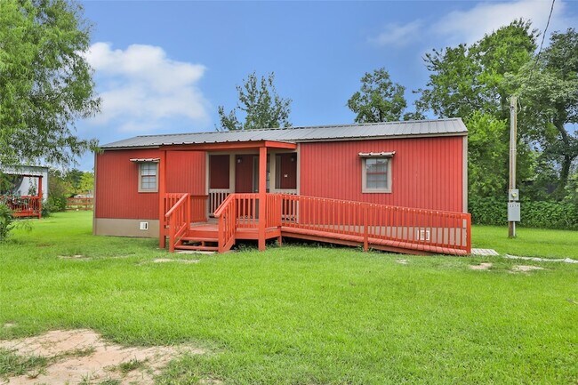 Foto del edificio - 221 County Rd 4803