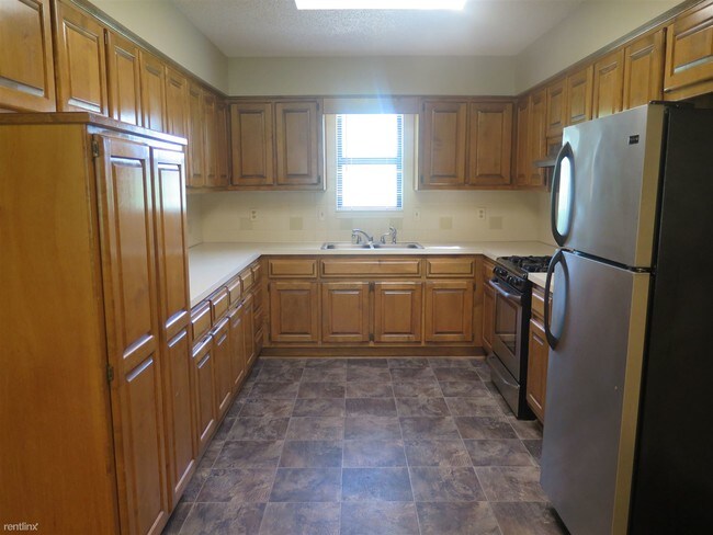 Building Photo - 3 br, 2 bath House - 12712 7th St