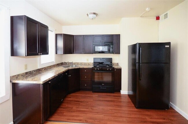 Foto del edificio - 690 Elm St