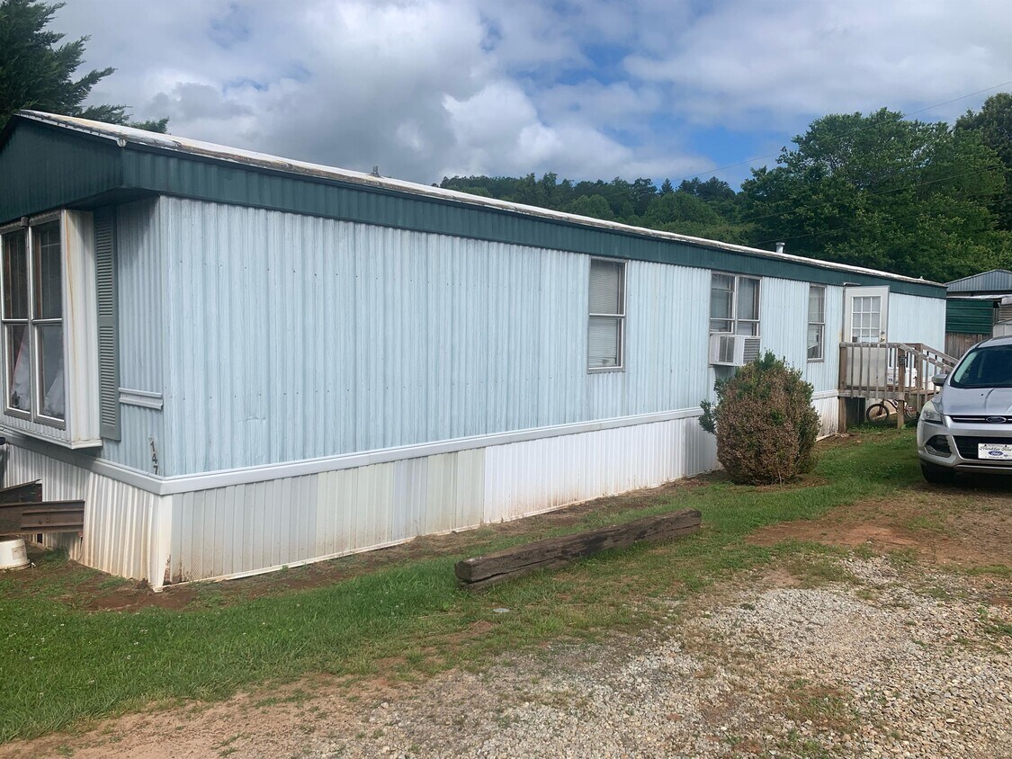 147 Iotla Valley Park Rd, Franklin, NC 28734 House Rental in Franklin