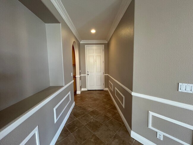 Building Photo - 619 Coppola Ct