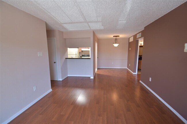 Building Photo - 2800 Jeanetta St
